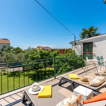 Apartman 5203-1 For 6 Pers In *