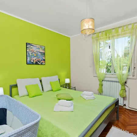Apartman 5203-1 For 6 Pers In *