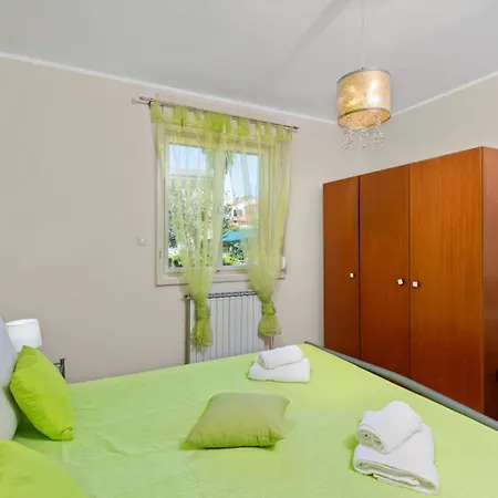 Apartman 5203-1 For 6 Pers In