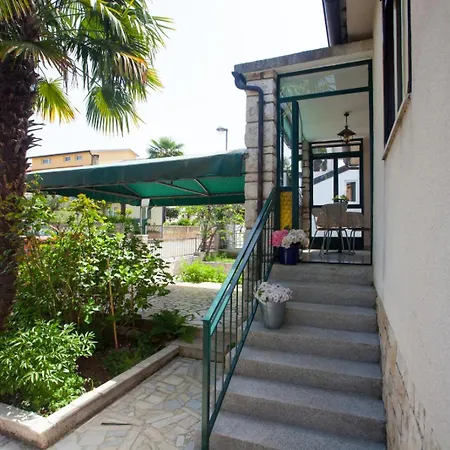 Apartment 5203-1 For 6 Pers In Porec