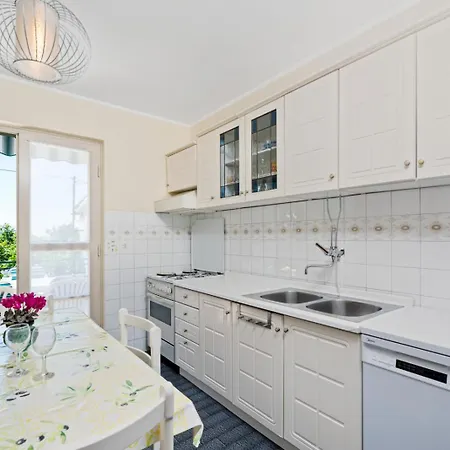 Apartman 5203-1 For 6 Pers In