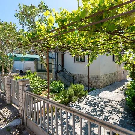 Apartman 5203-1 For 6 Pers In *