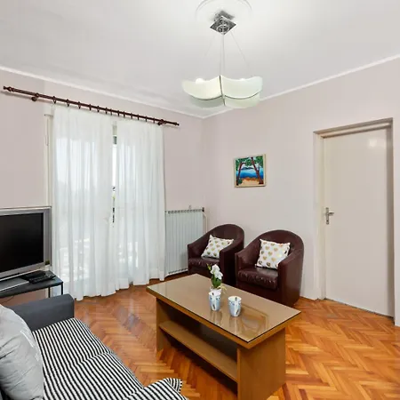 Apartment 5203-1 For 6 Pers In Porec