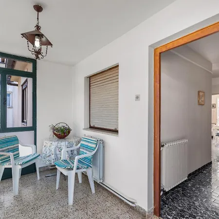 5203-1 For 6 Pers In Apartman *