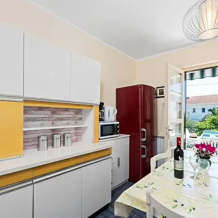 Apartment 5203-1 For 6 Pers In *