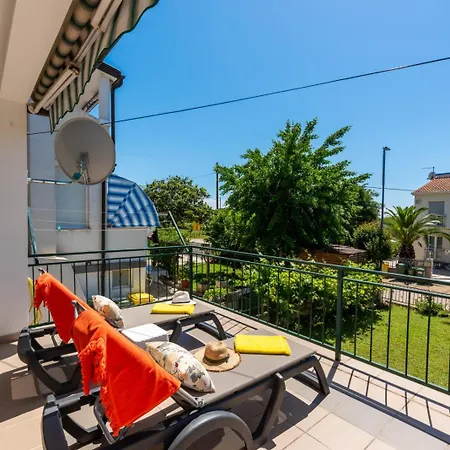 Apartman 5203-1 For 6 Pers In *