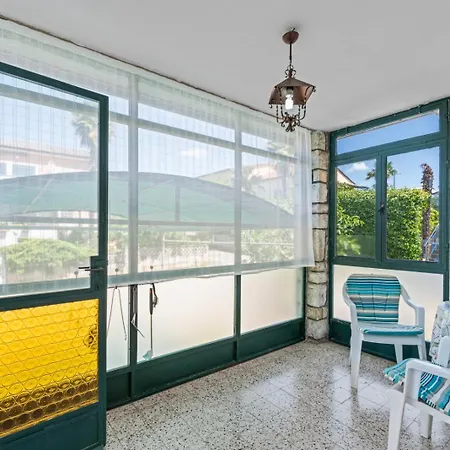 5203-1 For 6 Pers In Apartment Porec