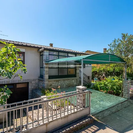 Apartment 5203-1 For 6 Pers In Porec